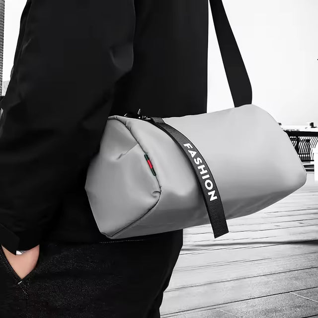 Queshark Gym Bag for Men and Women, Waterproof Sports Duffel Bag for Gym, Travel, Fitness and Workout