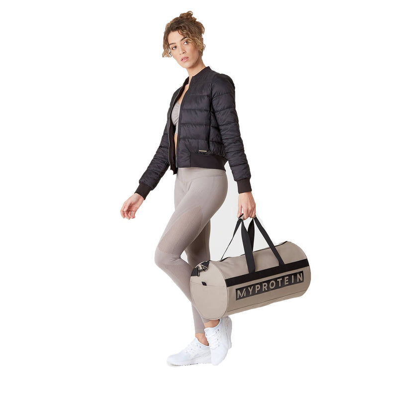 products/MY_PROTEIN_BARREL_SPORTS_BAG_full_portion_AT_www.gymsupplementsus.com.jpg